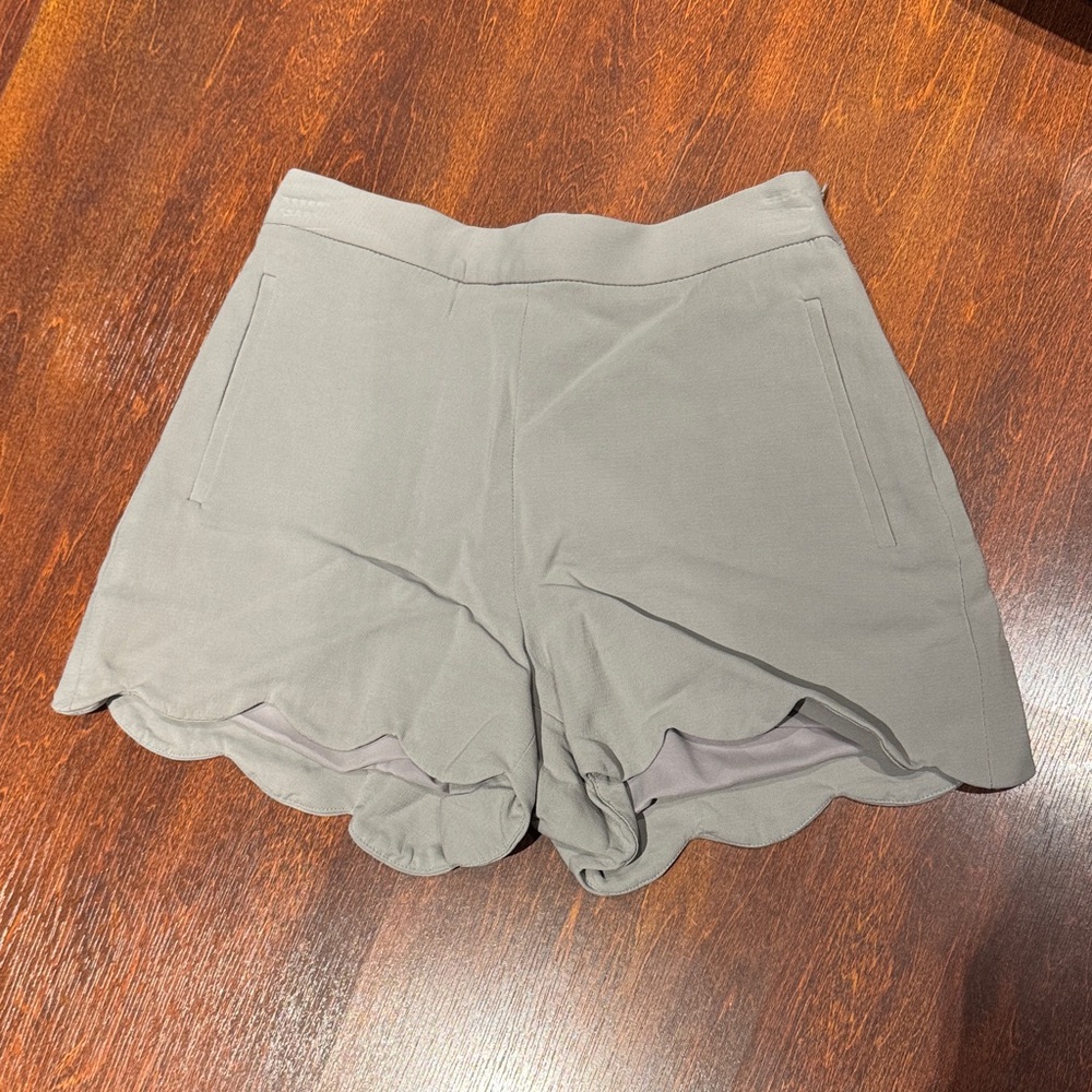 Wilfred Scallop Hem High Waist Shorts in Light Taupe